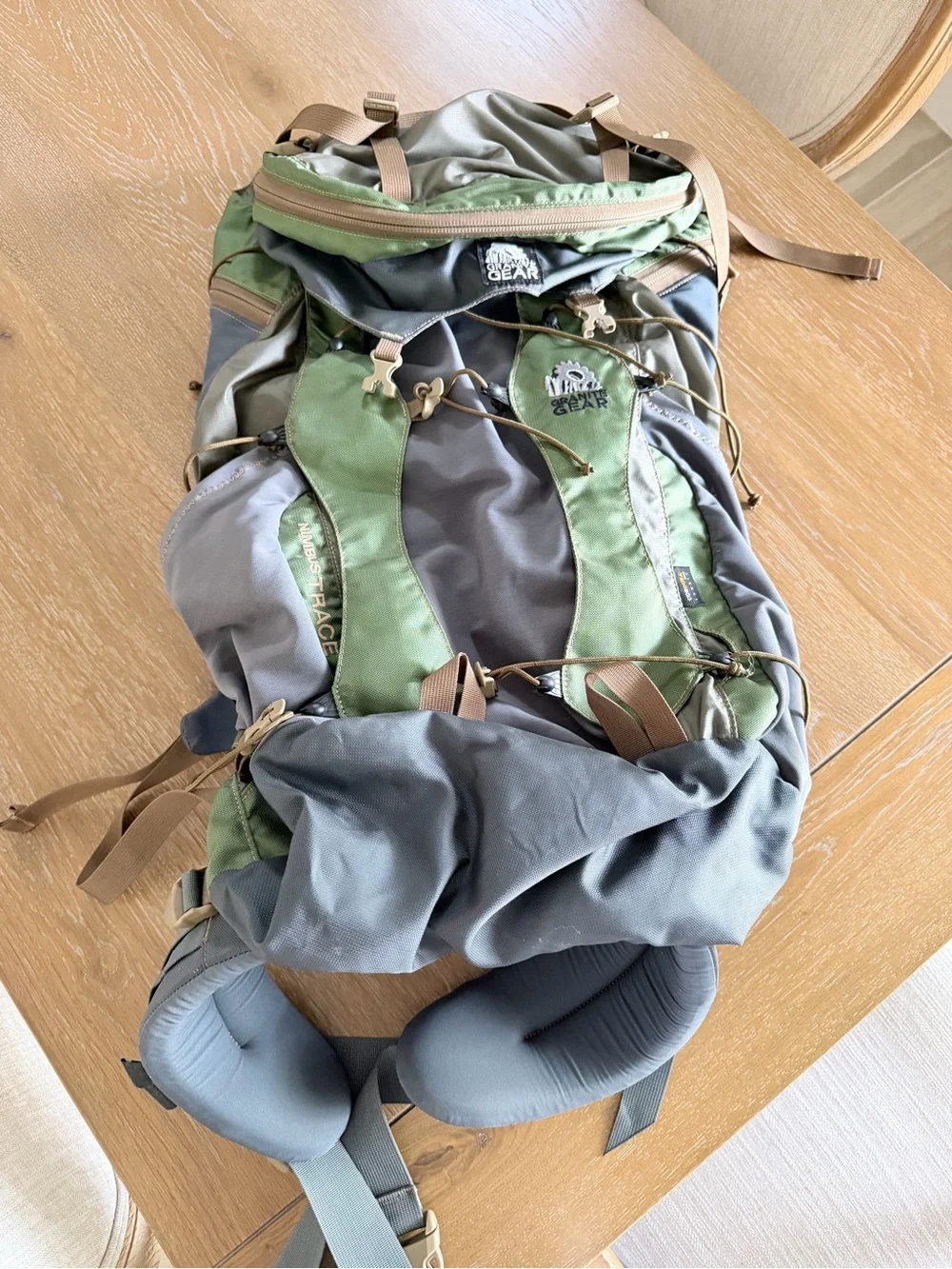 Granite Gear Nimbus Trace Green and Gray Hiking Backpack Mens M-EUC